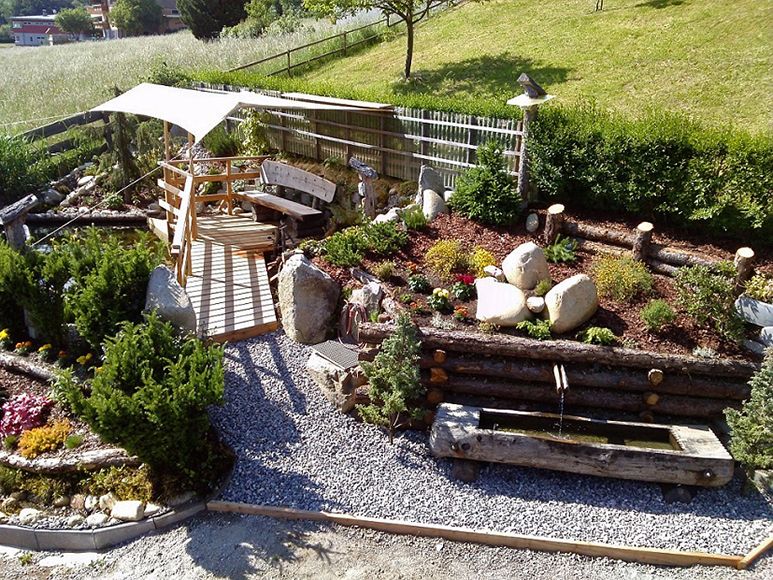 Meine Gartenoase mit Bachläufen