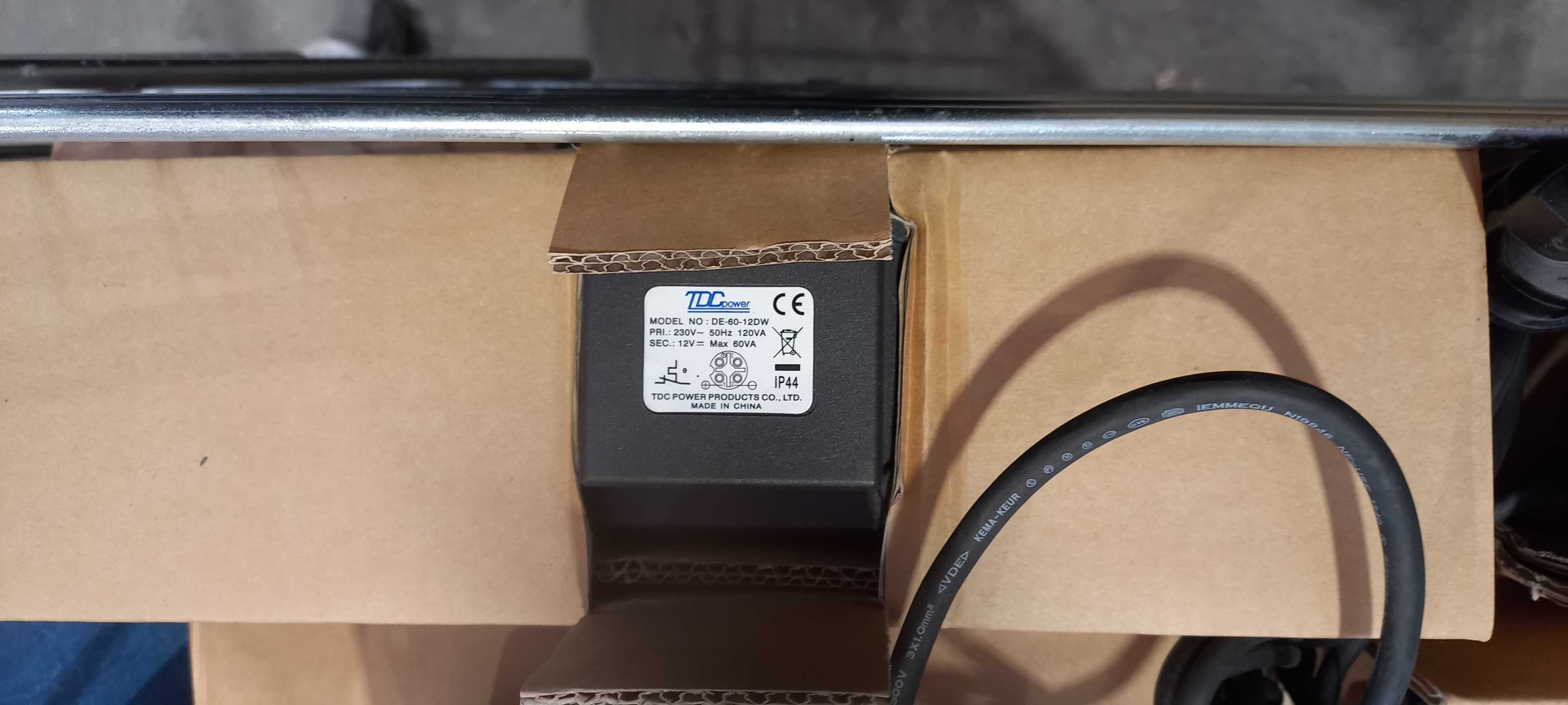 Oase Ersatz Trafo für Aquamax 12 V (35807) mit Schweizer Stecker